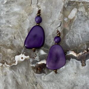 Taguna Nut Dangle Earrings/Plum Crazy
