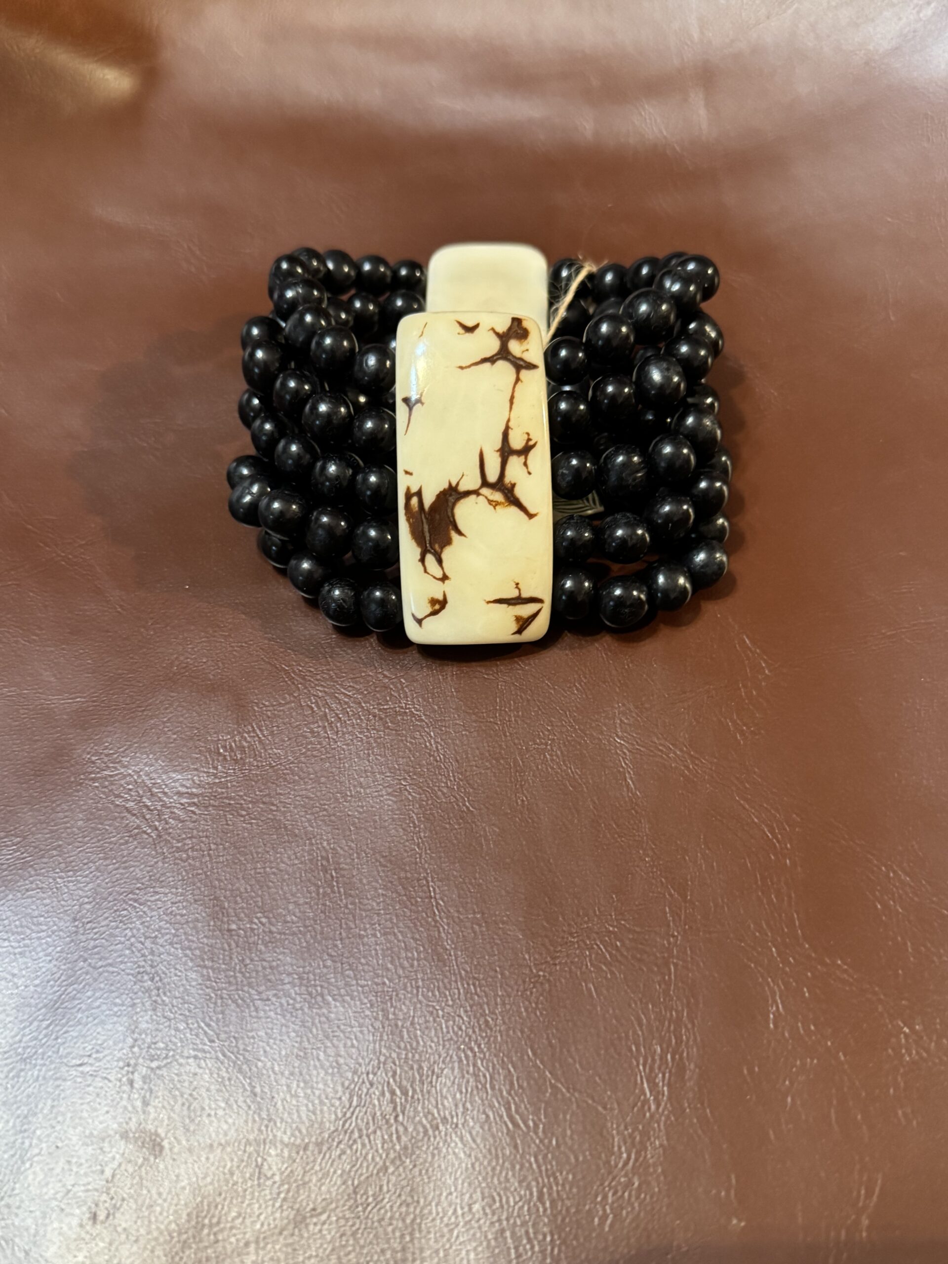 Organic Taguna Nut Stretch Bracelet/Ebony/Ivory