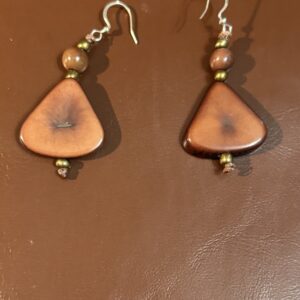 Taguna Nut Earrings/Organic Brown
