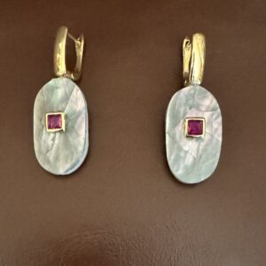 Mother Of Pearl Snap Earrings/Red Bud